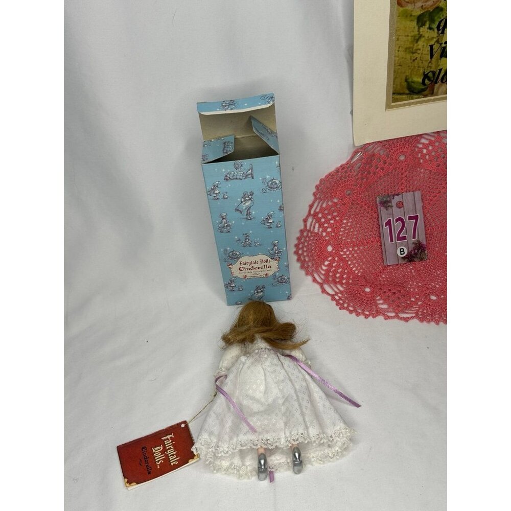 Vintage Russ Berrie Fairytales Cinderella Porcelain Doll #1704 - Picture 4 of 12